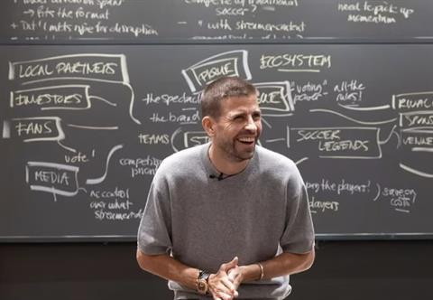 Gerard Pique bất ngờ đứng lớp tại Đại học Harvard